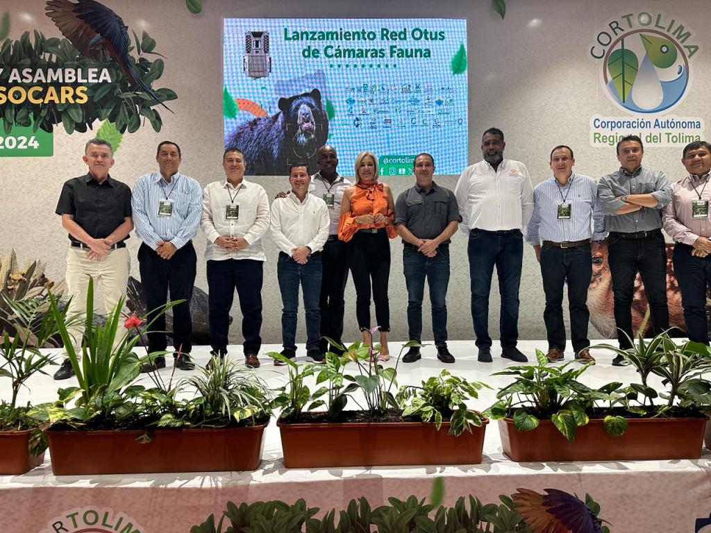Corpocaldas firma acuerdo para integrar red nacional de cámaras fauna que promueve el monitoreo de la biodiversidad